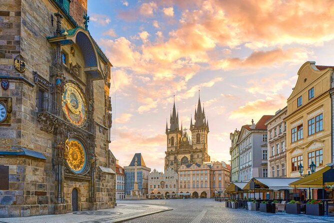 2-Day Prague Tour from Vienna with private Transfers and Lunches - Your Day 1 Plan: Prague Castle, St. Vitus, and Golden Lane on Foot