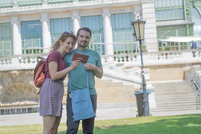 A box for a romantic walk in the city center of Vienna - The meeting point, timing, and what 2 to 3 hours really means