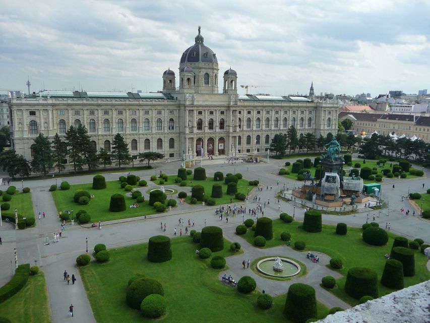 An Introduction to Vienna Walking Tour - Café Hawelka Kickoff, Before the Art Gets Specific