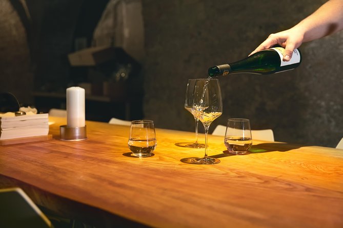 Best of Food Tour Vienna - The quick snack stop you take with you