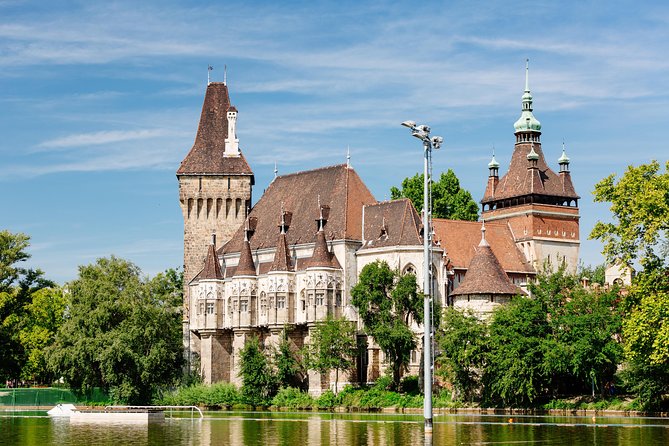 Budapest Day Trip from Vienna - The Roman Catholic cathedral stop: why this big church fits a tight schedule