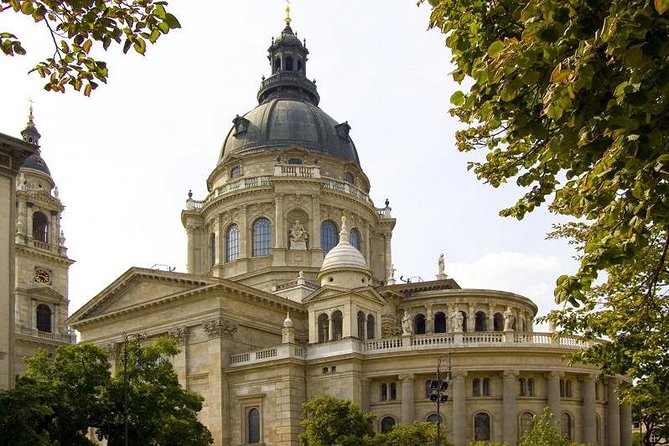 Budapest Private Day Trip from Vienna - Castle District Stops: Trinity Square, Matyas Church, and Buda Castle