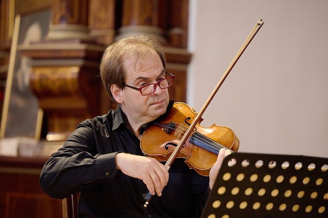 Christmas Concerts in Capuchin Church - Seating comfort: the “small inconvenience, big fix” tip