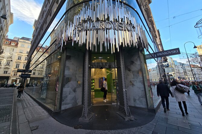Christmas Markets & Shopping in Vienna - Graben and Kohlmarkt, Vienna’s main shopping lanes in mini form