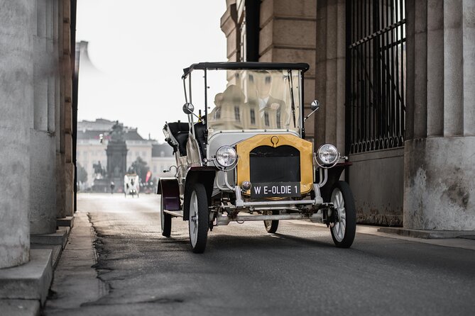 City Sightseeing Tour in an Electro Vintage Car (up to 5 people) - The most praised ingredient: drivers who know how to host