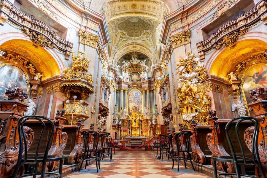 Discover 10 Things To Do in Vienna - Ultimate Walking Tour - Vienna State Opera Photo Stop: Where the City’s Classical Identity Starts