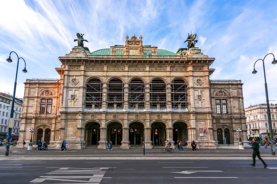 Discover 10 Things To Do in Vienna - Ultimate Walking Tour - Albertina Palace Moment: A Quick Pass With Real Sight-Reading Value