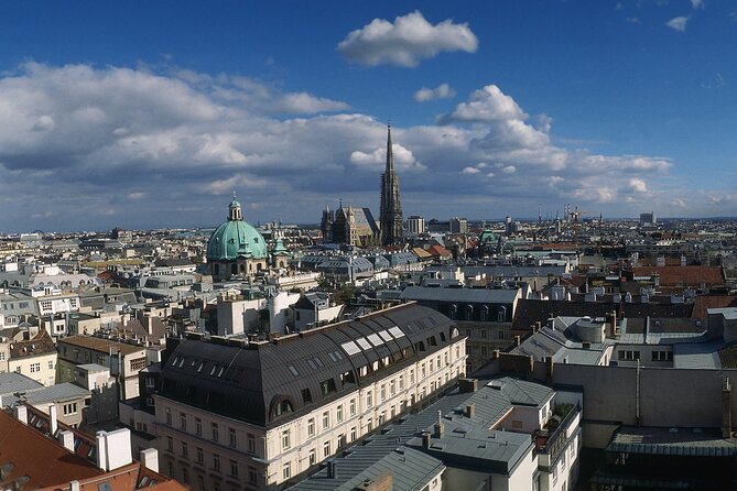 Exclusive Vienna Old Town Highlights Walking Tour (max. 6 persons) - Wiener Staatsoper on the outside: opera grandeur with no ticket headache