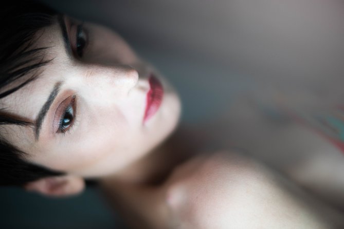Experience Boudoir, Sensual Photography Studio Vienna - Working With The Model And Makeup Artist Without Feeling Awkward