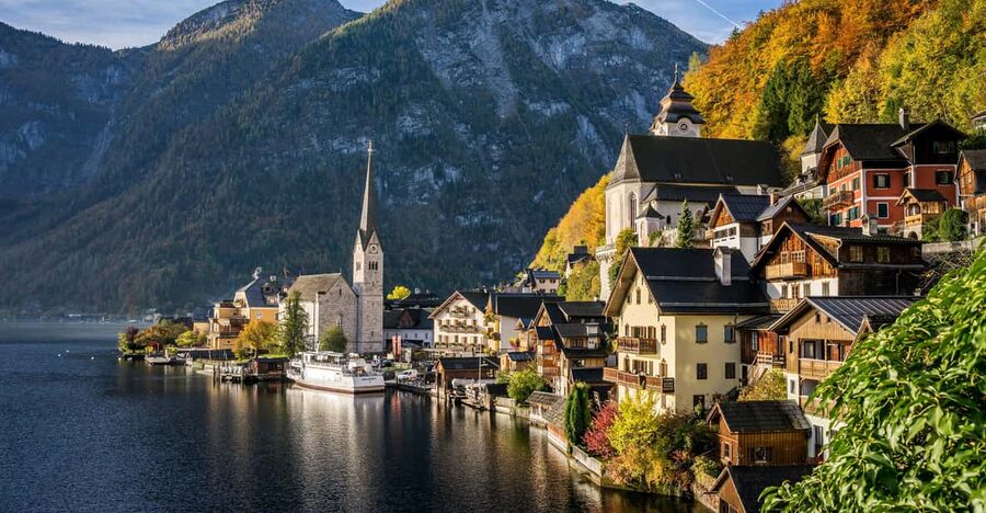 From Salzburg: Private Day Tour of Hallstatt - Why Hallstatt and Salzwelten click on the same day