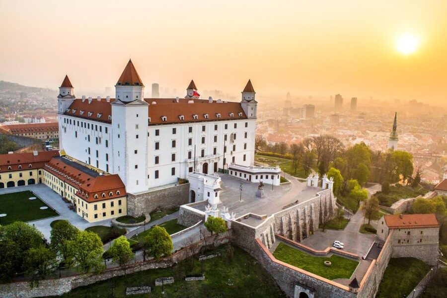 From Vienna: Bratislava City Tour with Food Options - Coffee and cake versus lunch and beer tasting: choosing the right option