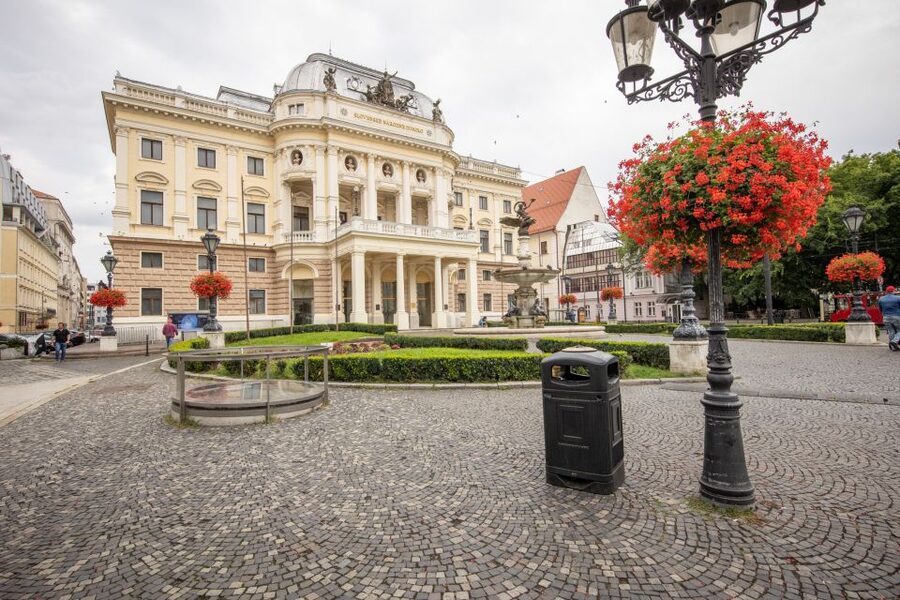 From Vienna: Bratislava Day Trip - The built-in break and the long free time you actually get