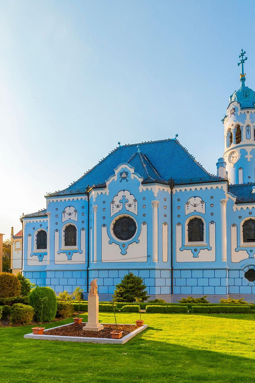 From Vienna: Bratislava with Local Guide, Castle & UFO Views - Bratislava Castle: Photo Time, Walkable Views, and Ticket Reality