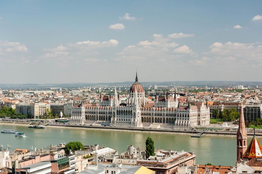 From Vienna: Guided Day Trip to Budapest - Your 3.5 Hours in Pest: How to Use Free Time Without Wasting It
