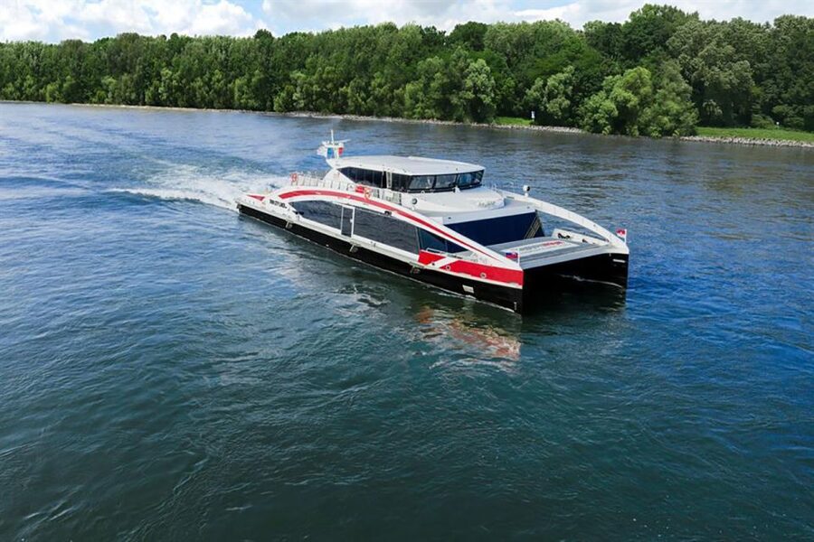 From Vienna: Guided Tour to Bratislava with Speed Boat Ride - Six Hours of Free Time: How to Use It Without Overplanning