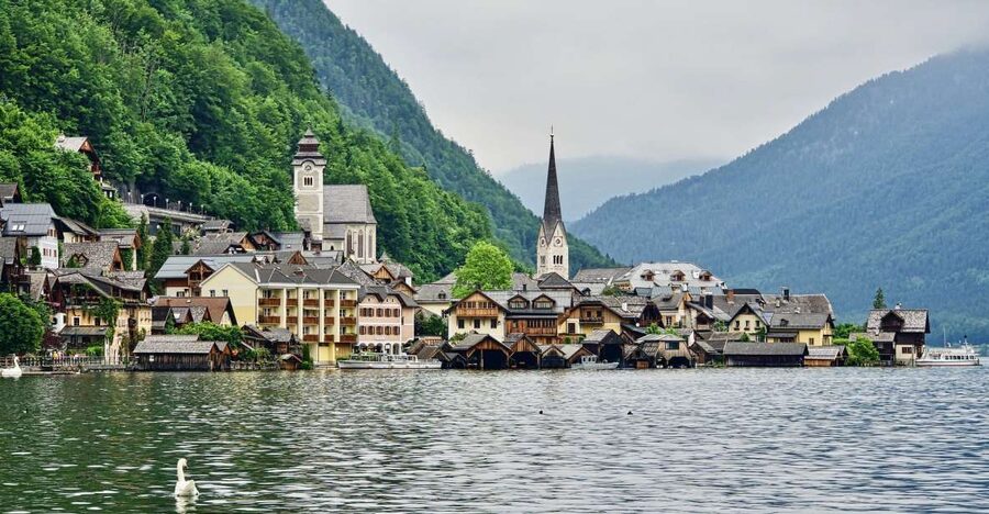 From Vienna: Hallstatt Day Trip with Hotel Pickup - What the 11-hour day feels like, from pickup to return