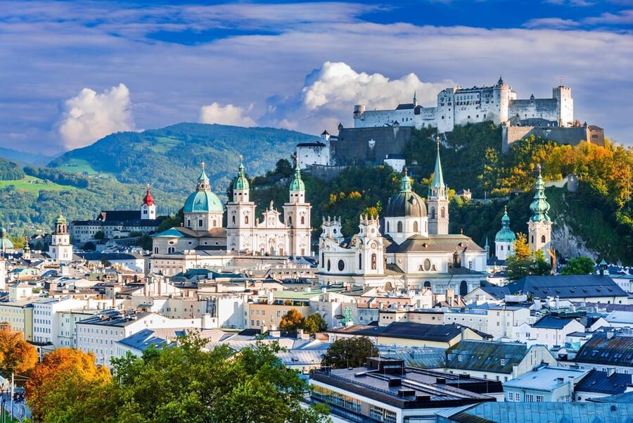 From Vienna: private day trip to Hallstatt and Salzburg - Hallstatt: making the most of a short, scenic hit