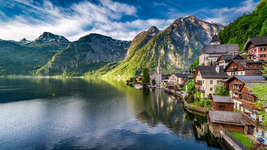 From Vienna: private day trip to Hallstatt and Salzburg - Lunch and shopping breaks that help the day feel doable