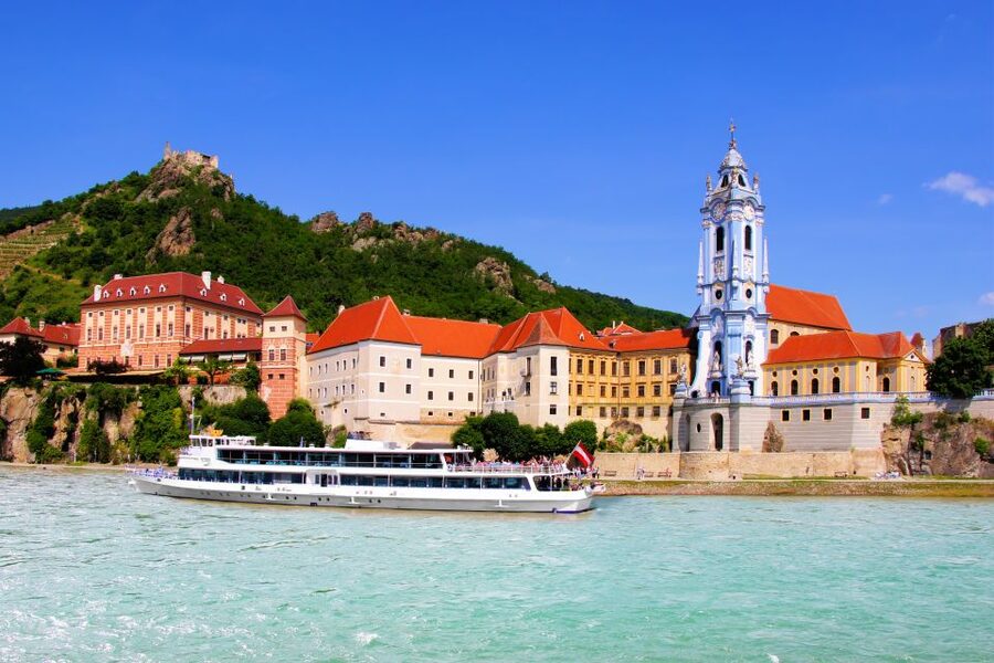 From Vienna: Wachau Valley Day Tour with Wine Tasting - Spitz wineries: multiple tastings and the Danube-side wine story