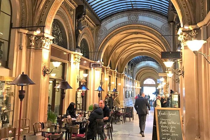 Gems of Vienna-Tour - Small-Group Size (Max 10) and What It Changes on the Street