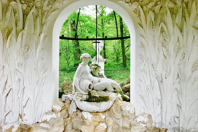 Grand Schoenbrunn Palace and Carriage Museum Tour Small Group - Gardens time: fountains, parterre views, and the Gloriette photo moment