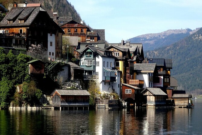 Guided Day Trip to Hallstatt with a local from Vienna - Schloss Ort: the white castle stop and the wooden bridge photo moment