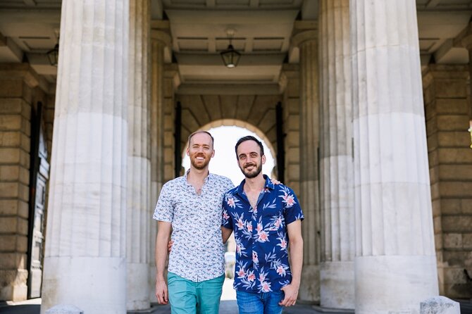 Guided Photoshoot Experience in Wien - Stop-by-Stop: Albertina to Burgtor and the Palace Area