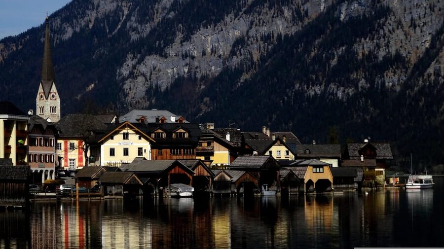 Hallstatt, St Gilgen Private Tour From Salzburg - Lunch in Hallstatt: keep it flexible, keep it local