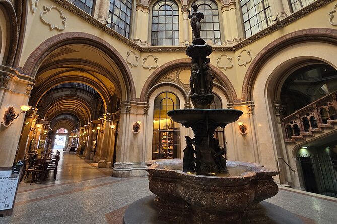 Highlights of Vienna in a Historical & Cultural 3h Walking Tour - Hofburg and the Winter Palace world, plus the museum cluster effect