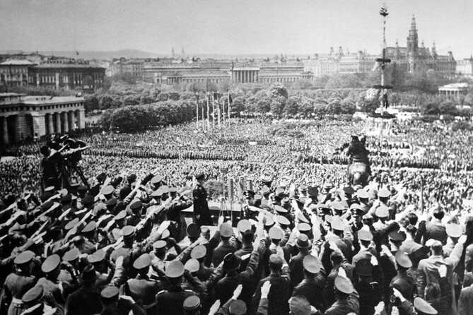 Historical Hitler Walking Tour of Vienna - Hitler in Vienna makes more sense when you see the streets
