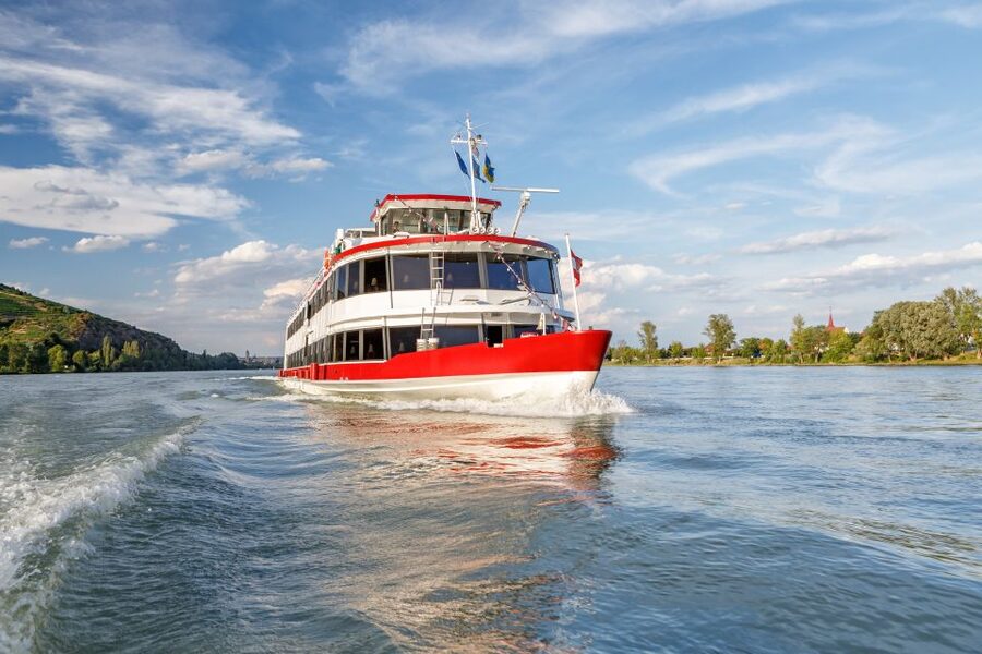 Krems: Wachau Valley River Cruise with 3-Course Meal - Wachau Valley from Krems to Melk: a 5-hour scenic reality check
