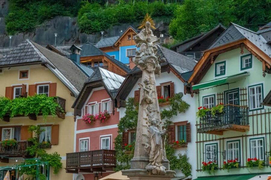 Majestic Walking Tour of Hallstatt - Getting oriented before you hit the first church