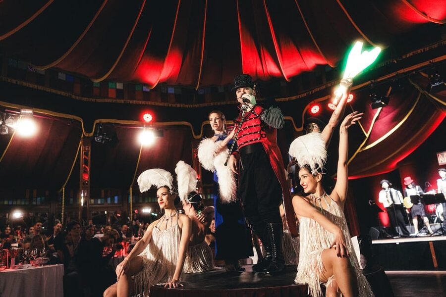 Mirage Vienna: Burlesque Spectacular – Dinner Show - Drinks, dress rules, and photo limits you should follow
