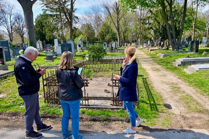 Mobile puzzle rally tour at the Vienna Central Cemetery - Vienna’s Central Cemetery, But Turn It Into a Game