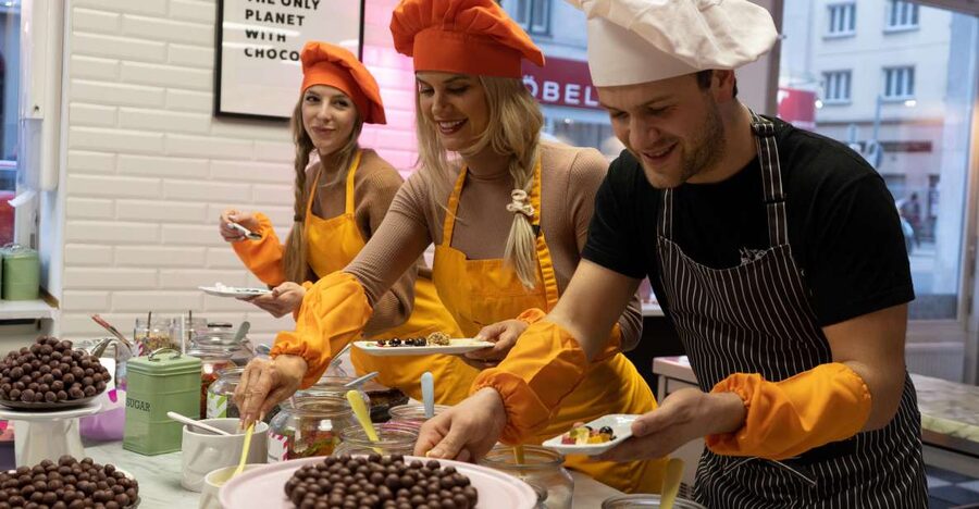 Mozart Kugel Workshop - Chocolate Museum Vienna, in a pink building