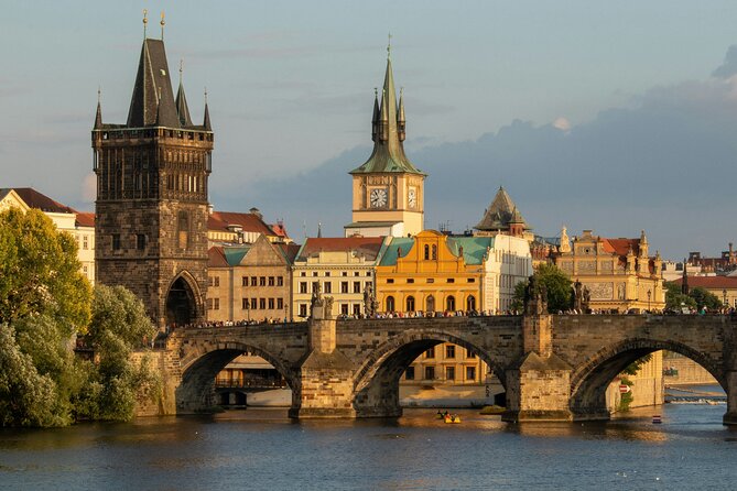 Prague Full-Day Guided Tour From Vienna - Vienna to Prague, the value of a plan that starts at 7:00 am