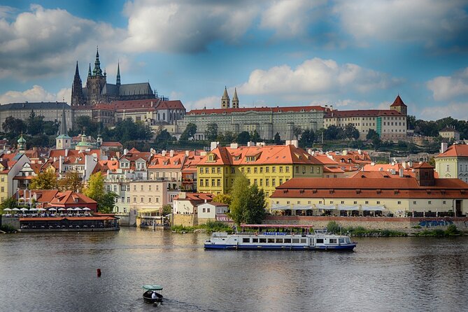 Prague Full-Day Guided Tour From Vienna - Prague Castle in 1 hour: how to not waste the best views