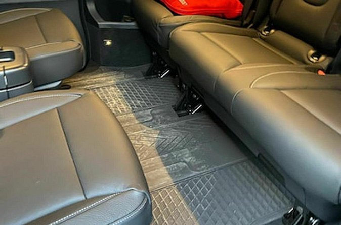 Private airport transfer in Vienna for up to 8 people in minibus - Price per group: when this transfer feels like a bargain