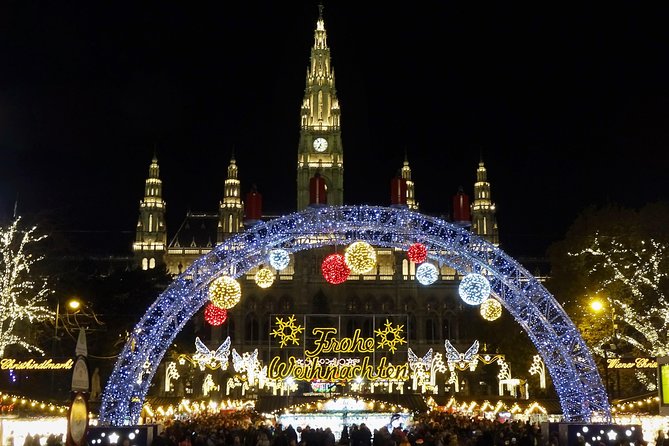 Private Christmas Markets Walking Tour Vienna - St. Stephen’s Cathedral market: Christmas scents and quick landmark context