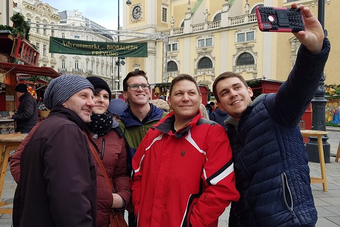 Private City Discovery walk - Historical Treasure hunt - How the smartphone game works at each stop