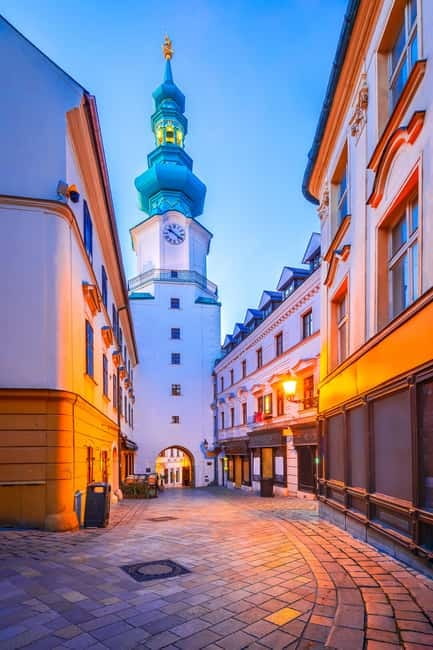 Private day trip: Budapest > Bratislava & Vienna, in English - Bratislava on Foot: Old Town, Castle, and St. Martin’s Cathedral