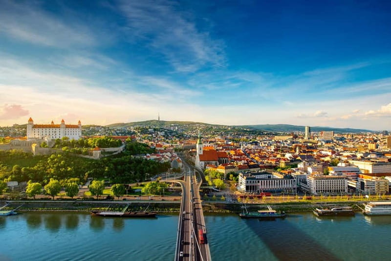 Private day trip: Budapest > Bratislava & Vienna, in English - Schönbrunn Palace and Hofburg Palace: Two Big Royal Stops