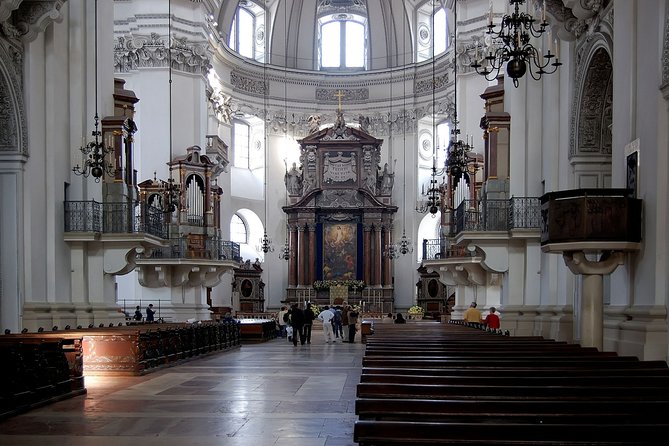 Private full day tour to Salzburg from Vienna with a local guide - Lake Attersee and St. Gilgen: photo stops that connect to the movie trail