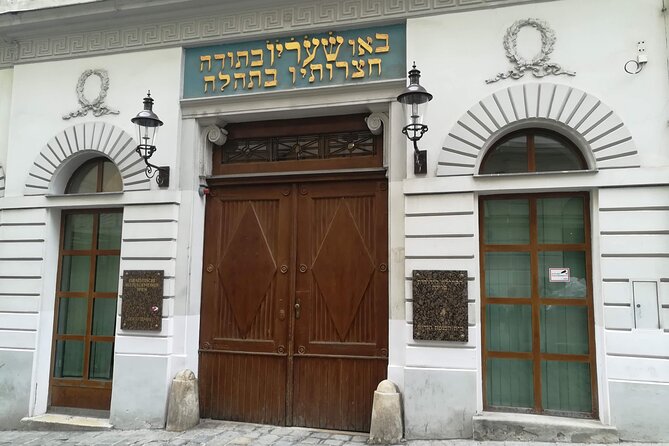 Private Jewish Vienna Walking Tour - Stop 3: Leopoldstadt and the memorial of the destroyed temple