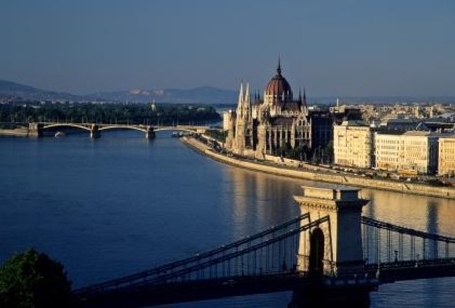 Private tour of Budapest with transfer from Vienna, Local Guide - Key things to know before you go
