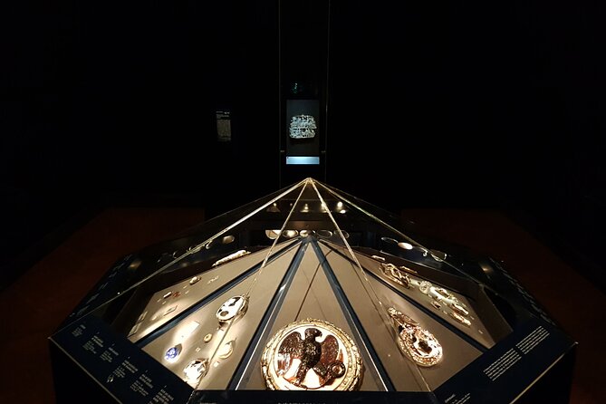 Private Tour of the Kunsthistorisches Museum: Secrets of Masterpieces | Tickets included - The 3-hour game plan, built around the museum’s short list