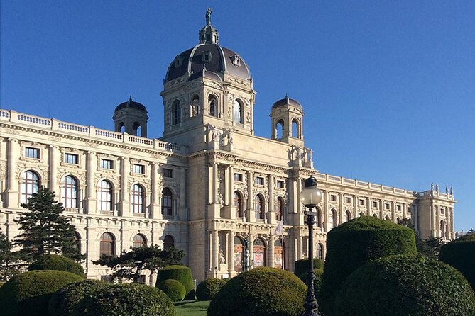 Private Tour of the Kunsthistorisches Museum: Secrets of Masterpieces | Tickets included - Cabinets of curiosities: where art meets science and religion