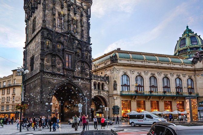 Private Transfer from Vienna to Prague, Hotel-to-hotel, English-speaking driver - Timing, Route Rhythm, and What the 3 to 4 Hours Really Means