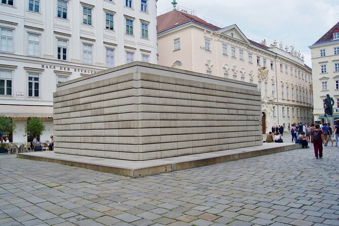 Private Vienna Walking Tour - Meeting point and the pickup that saves real time