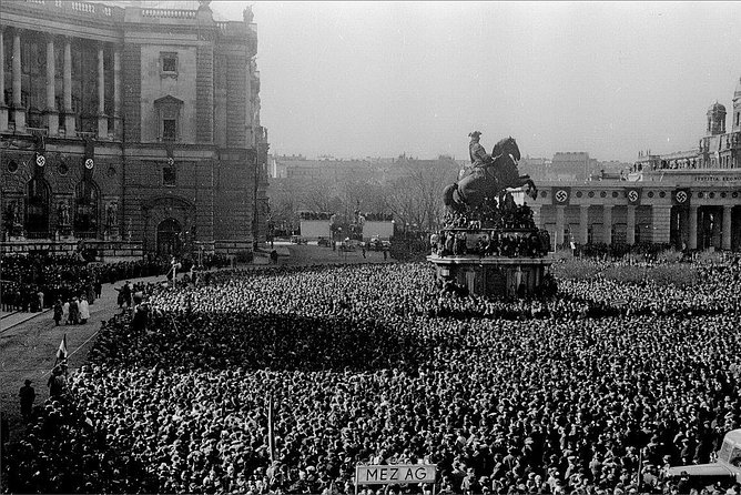 Private World War II Walking Tour in Vienna - Karl Lueger Monument and the political thread in Vienna